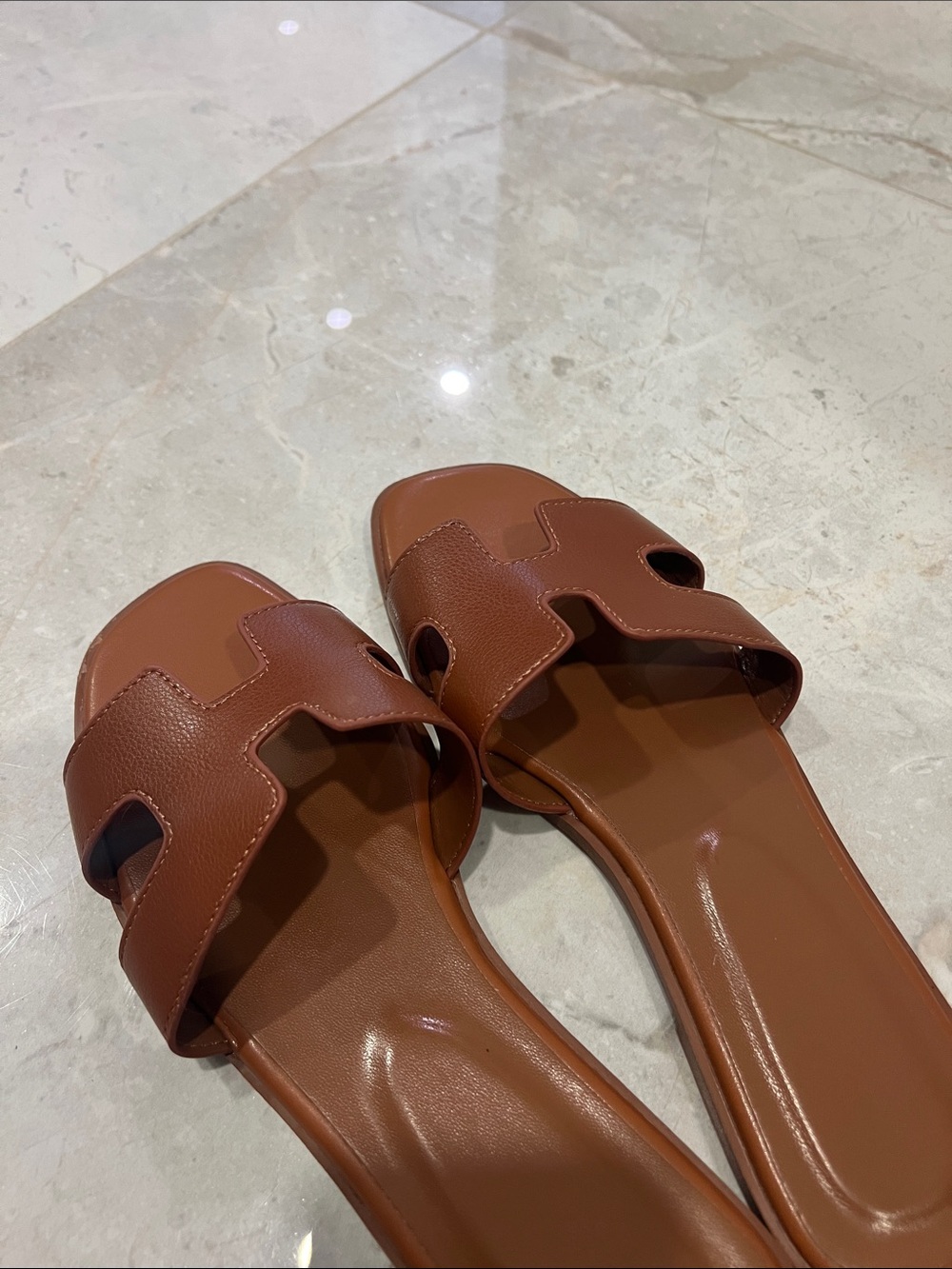 Women’s Brown Slide Sandals - Classic Leather Slip-On - Size 9 - Picture 3 of 4